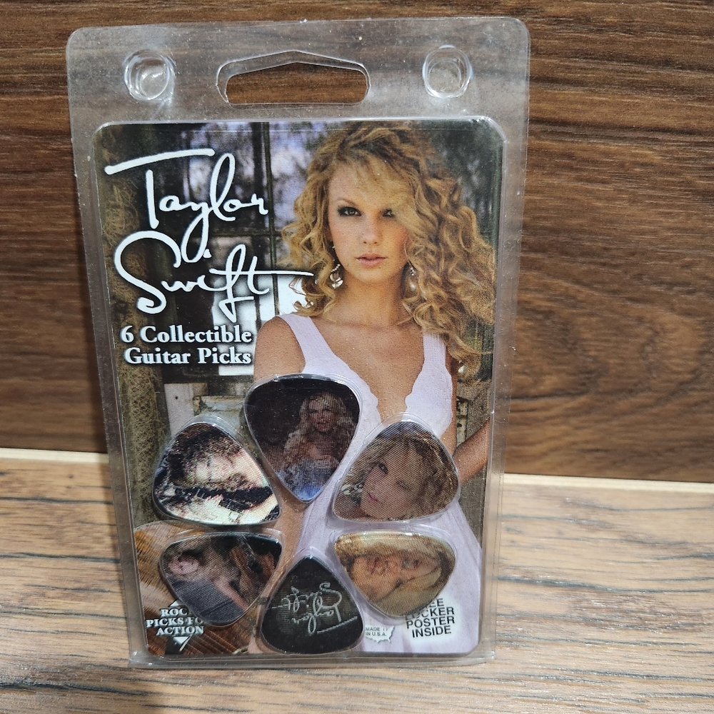 Taylor Swift Debut Album Collectable Holographic Guitar Picks